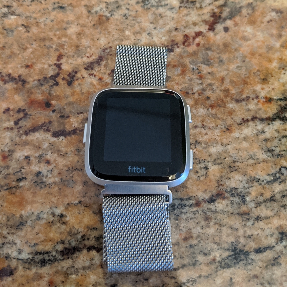 Fitbit Versa Silver - image 2